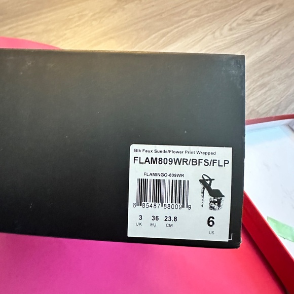 Pleasers Heels - Picture 2 of 2